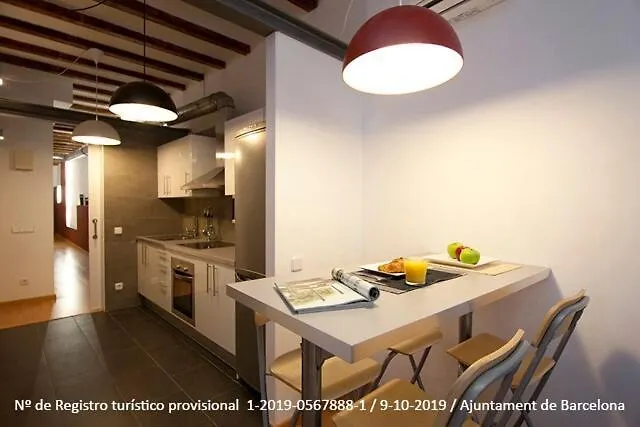 La Rambla - Catalonia Square Apt 4Bd-2Bth Barcelona