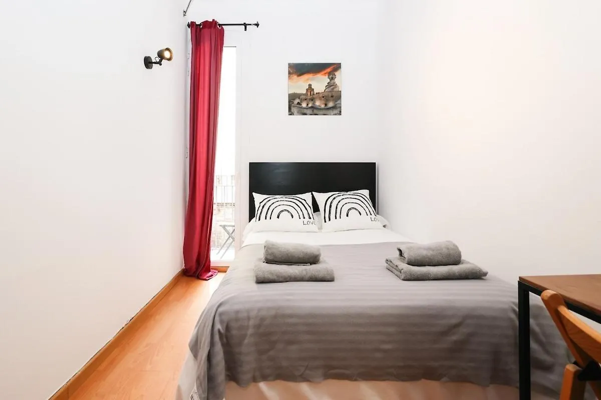 La Rambla - Catalonia Square Apt 4Bd-2Bth Barcelona Apartment