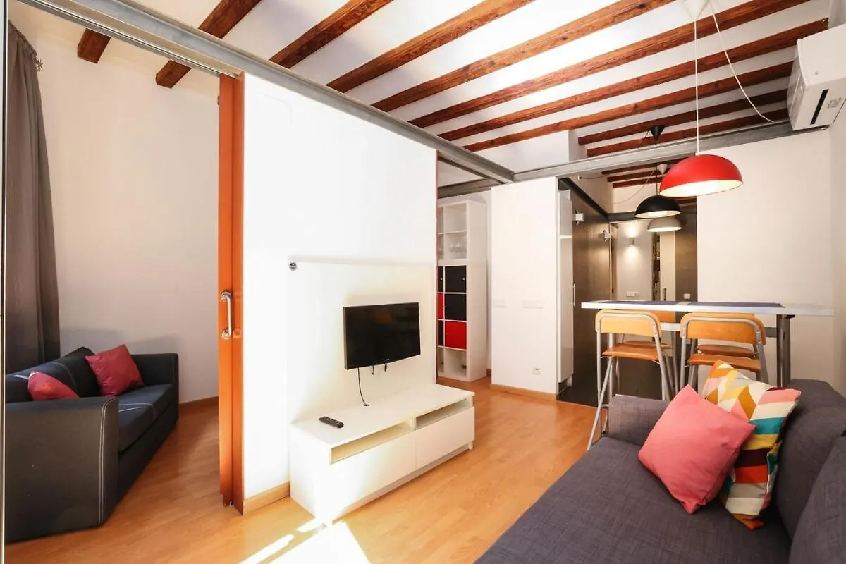 La Rambla - Catalonia Square Apt 4Bd-2Bth Barcelona Apartment