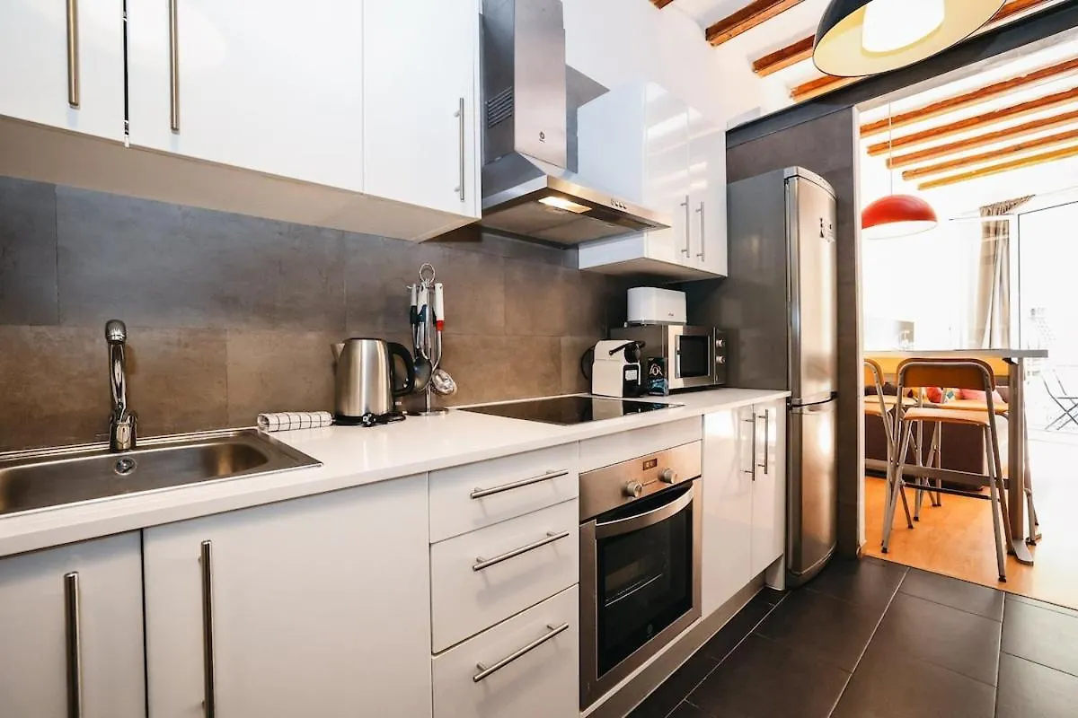 La Rambla - Catalonia Square Apt 4Bd-2Bth Barcelona Apartment