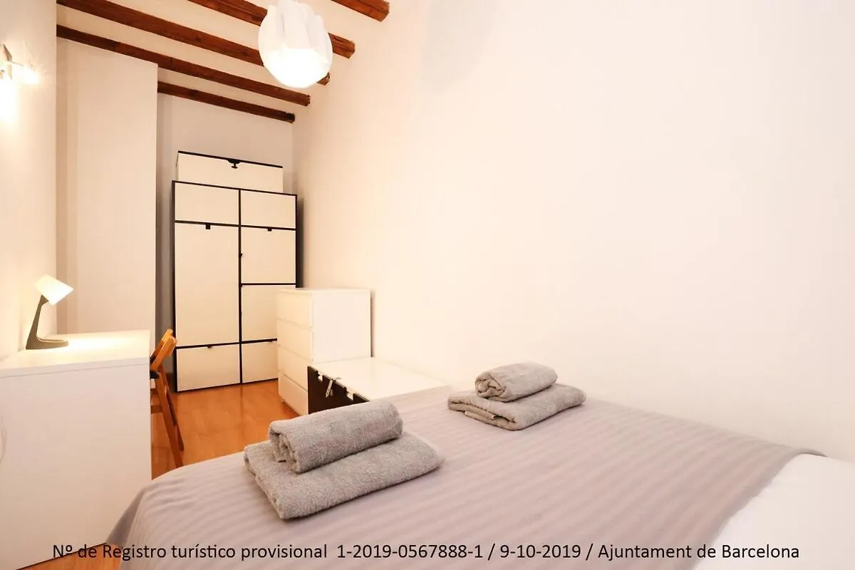 La Rambla - Catalonia Square Apt 4Bd-2Bth Barcelona Apartment