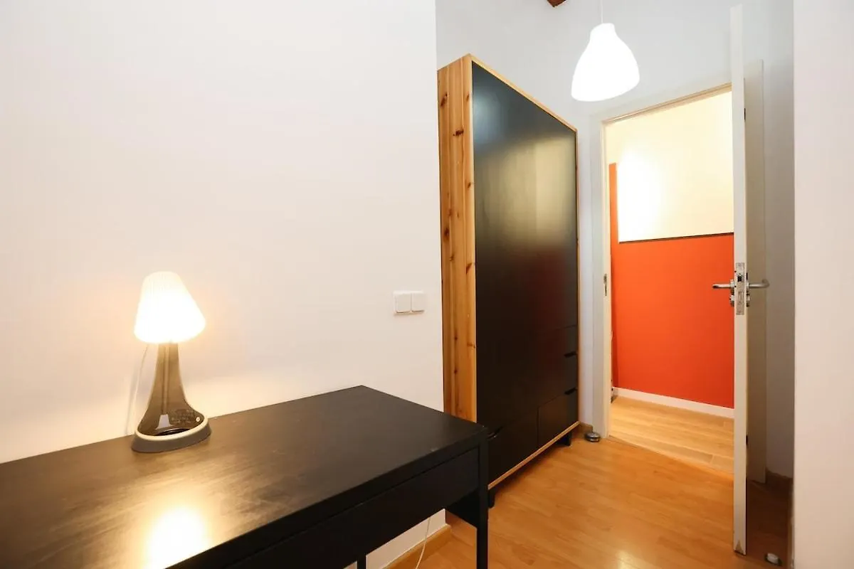 La Rambla - Catalonia Square Apt 4Bd-2Bth Barcelona
