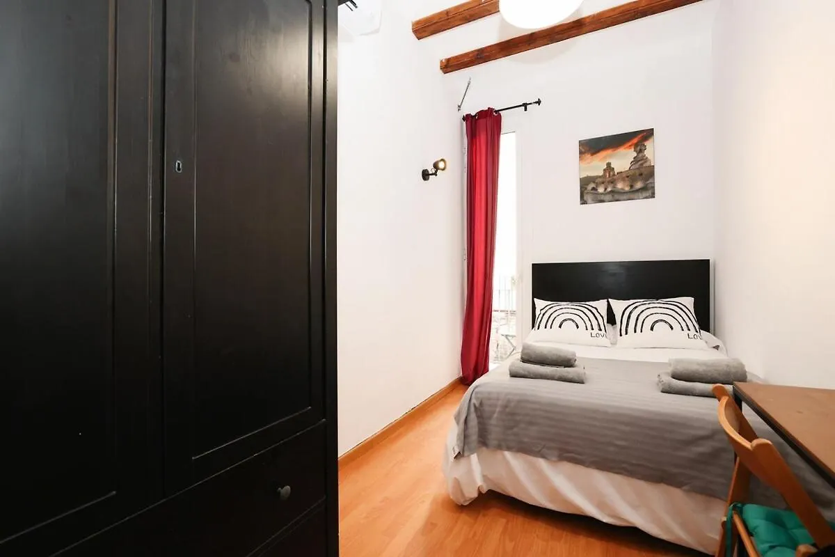 La Rambla - Catalonia Square Apt 4Bd-2Bth Barcelona Spain