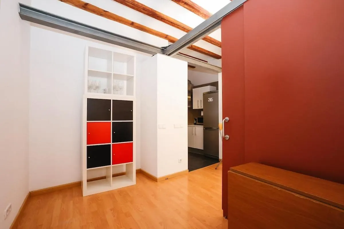 La Rambla - Catalonia Square Apt 4Bd-2Bth Barcelona Apartment