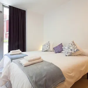  Apartment Charmsuites Paralel