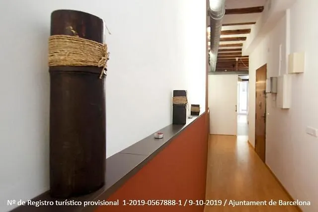 La Rambla - Catalonia Square Apt 4Bd-2Bth Barcelona Apartment